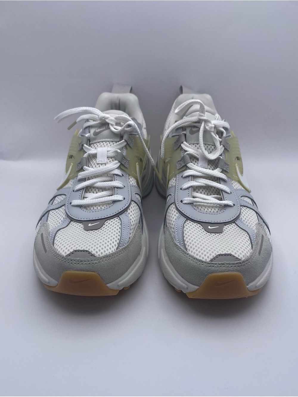 Nike V2K Run Phantom Light Khaki HV4314-030 Women’s 12.5 Men’s 11 NWOB